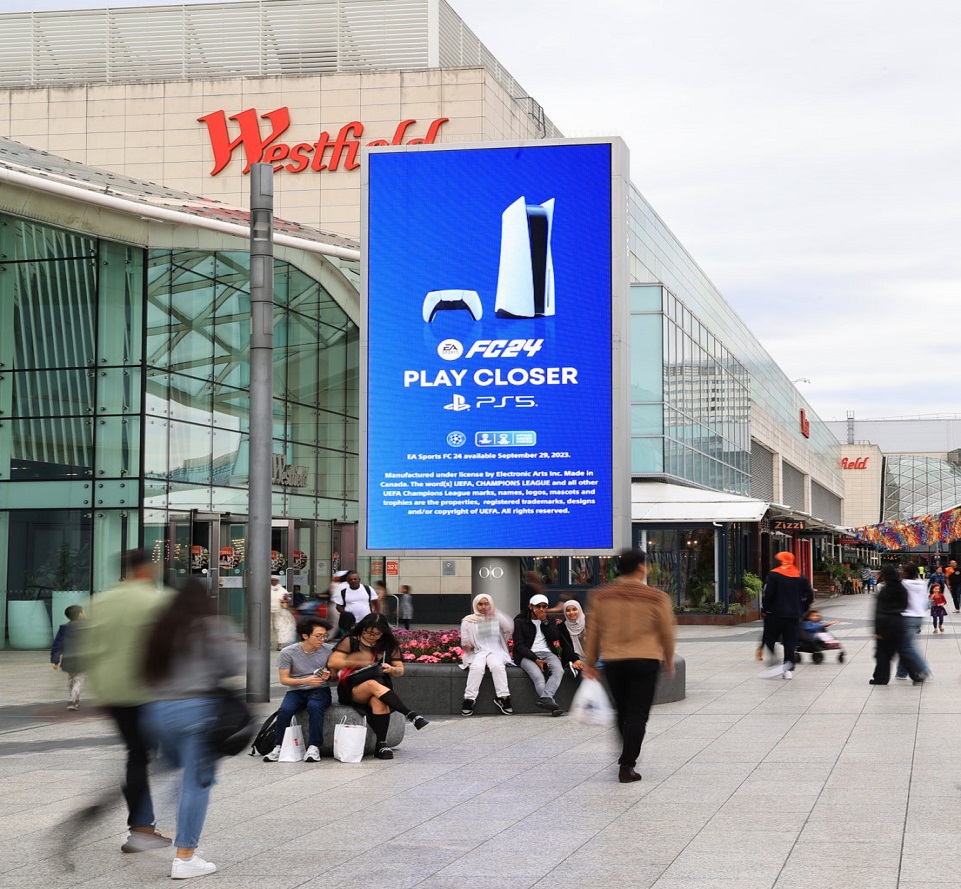 Kinetic and mSix hit the back of the net with national OOH campaign to support EA SPORTS FC rebrand